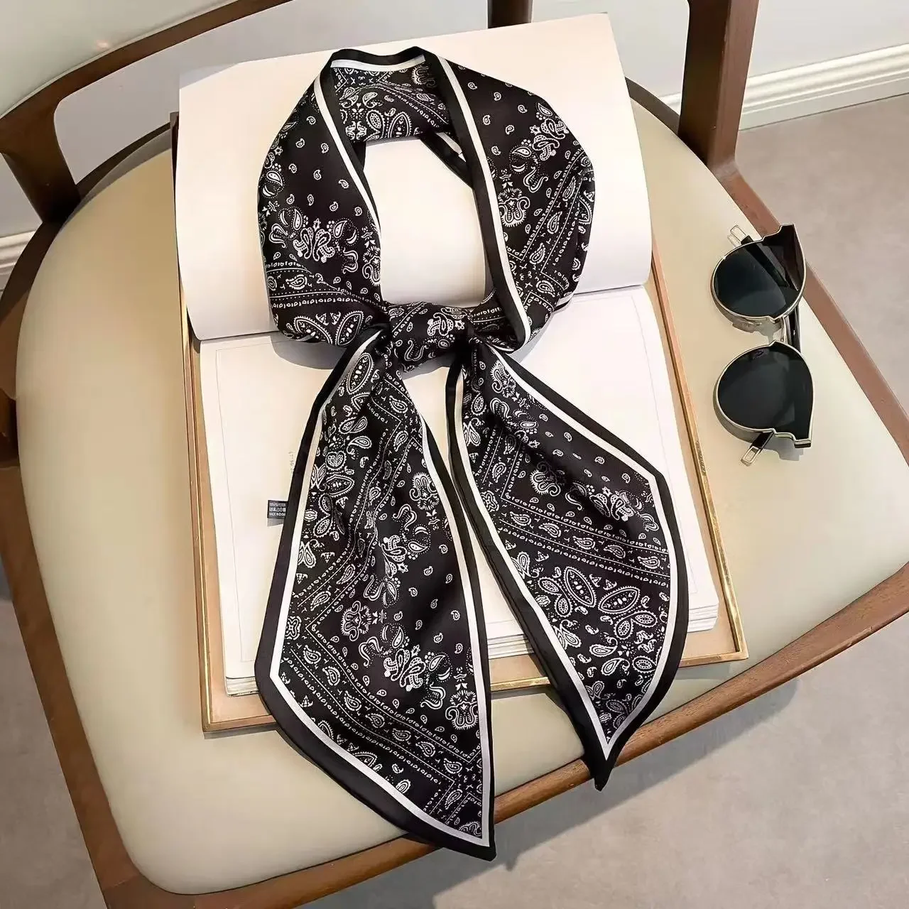 Lenço Estreito Estampado Xadre - Women Bags Luxury Brands avaliação e preço